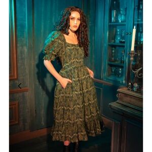 La Femme en Noir Crimson Peak Allerdale Moth Wallpaper Dress